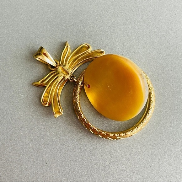 Estate 14k Yellow Gold Floating Mabe Pearl Ribbon Design Dangle Unique P… - Picture 8 of 9
